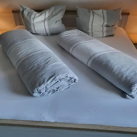 Apartment Waldstrasse 3 *